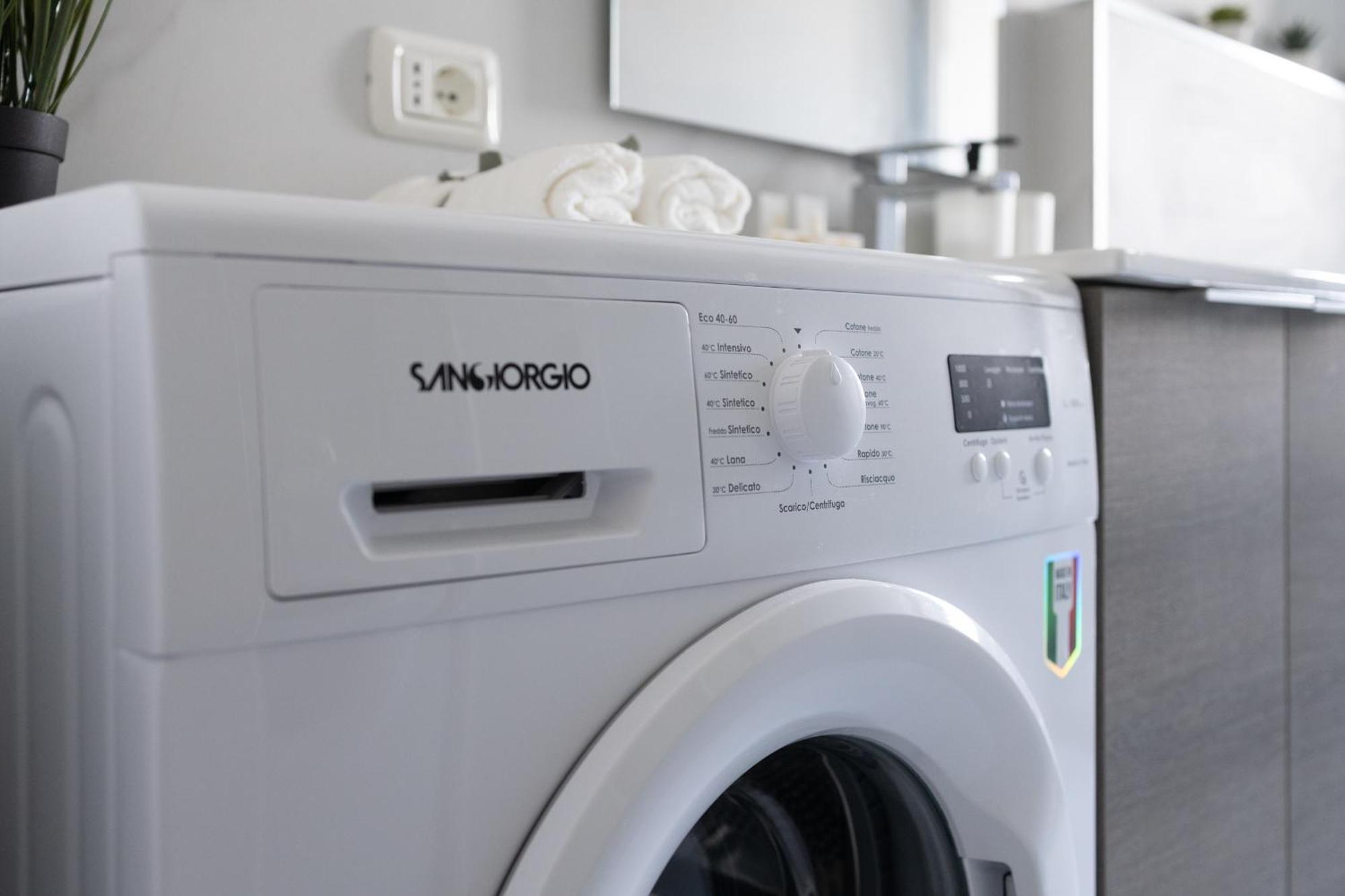 8 Min Dalla Metro Casa Elegante Con Netflix E Wifi Milano Eksteriør billede