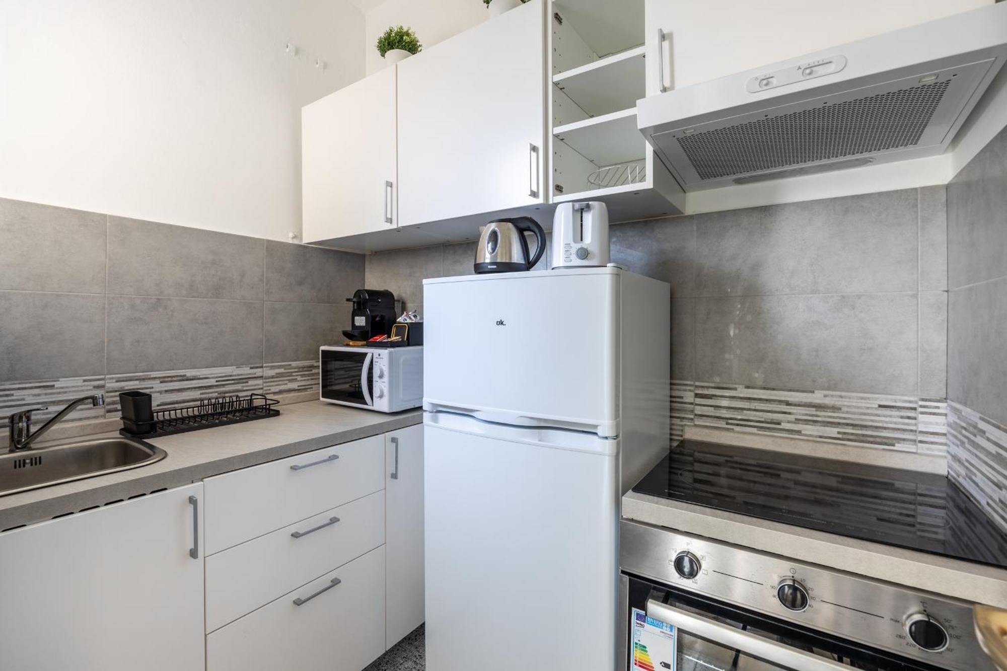 8 Min Dalla Metro Casa Elegante Con Netflix E Wifi Milano Eksteriør billede